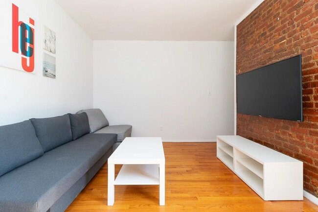 Primary Photo - 1789 1st Ave