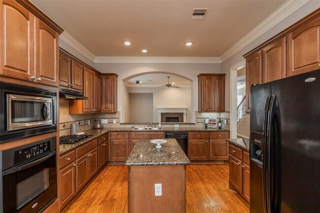 Building Photo - 10126 Holly Chase Dr