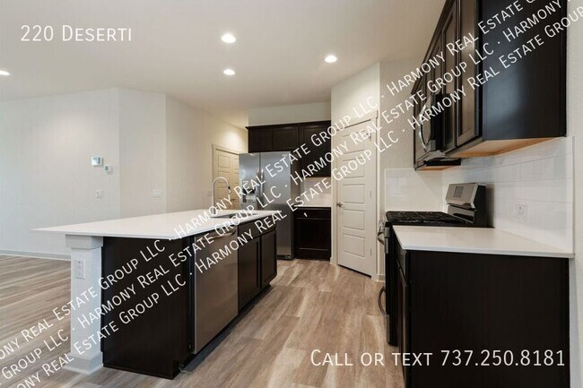 Building Photo - 220 Deserti-