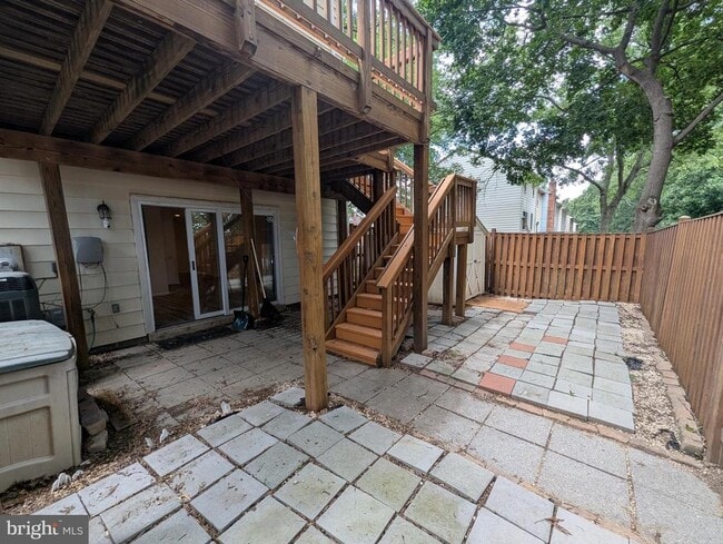 Building Photo - 8358 Stationhouse Ct