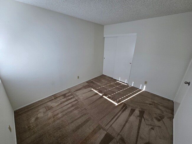 Building Photo - El Cajon Townhome - 2 Br., 1.5 ba. 92019.