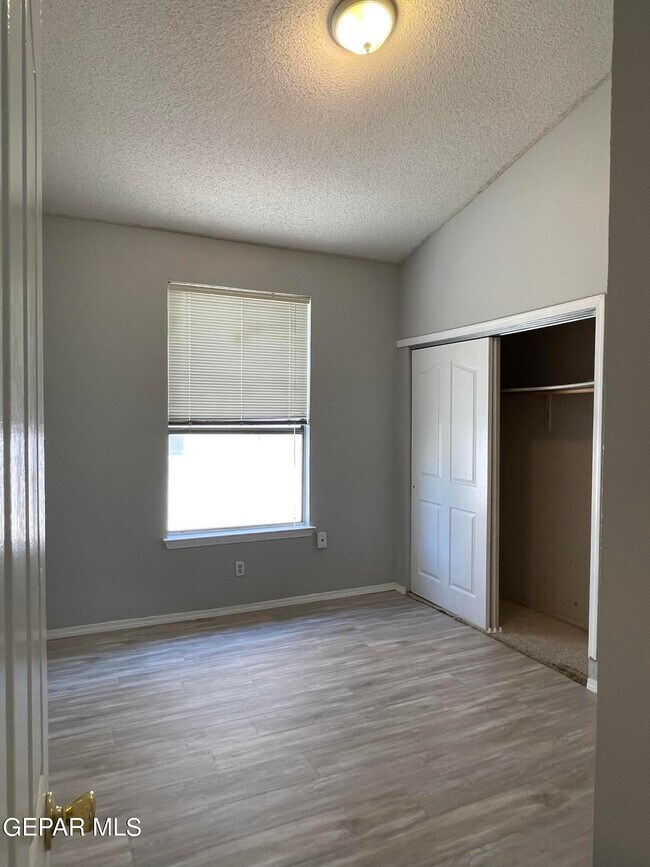 Building Photo - 3701 Trina Pl