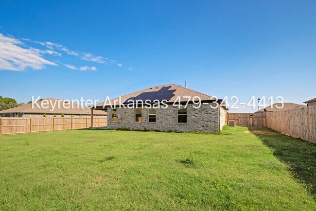 Building Photo - Bright, Open & Beautifully Designed 3-Bedroom Home
