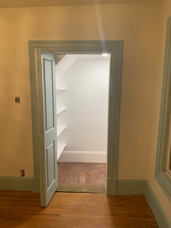 Walk In Bedroom 1 - 90 Franklin Ave