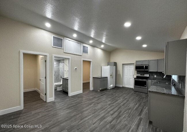 Building Photo - 1153 Carlton Dr