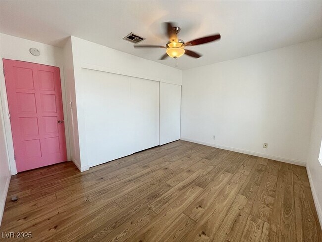 Building Photo - 3548 Silver Bend St