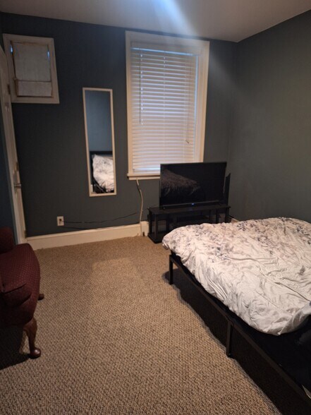 Bedroom 2 - 4 Knox Ave