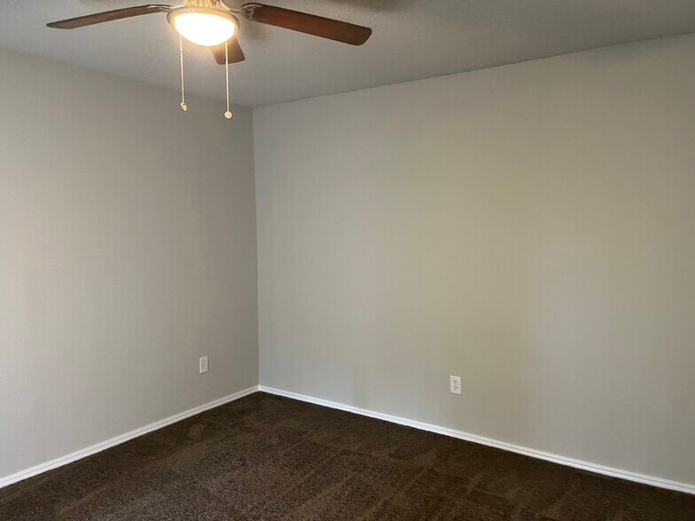 Building Photo - 1207 Sequoyah Cir