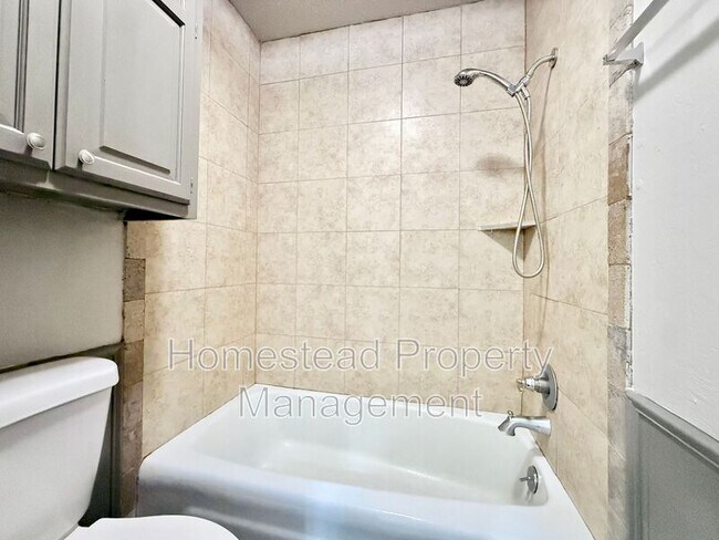 Building Photo - 2220 NW 118th St