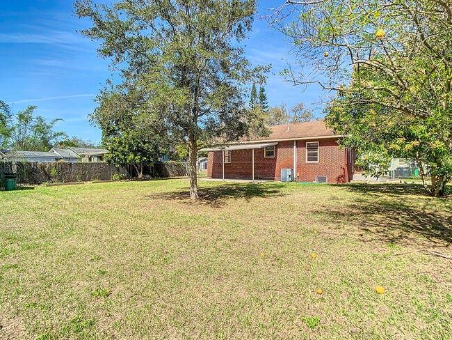 Building Photo - Renovated Seminole Heights Home w/Bonus Room!