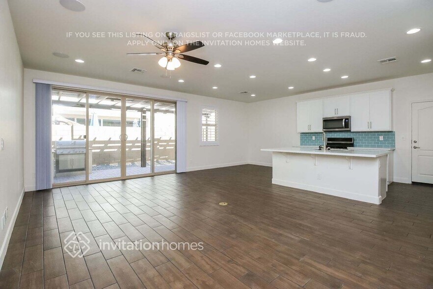 Building Photo - 9754 E Kinetic Dr