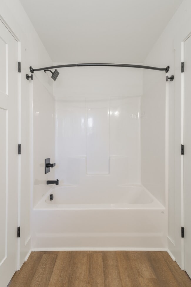 Building Photo - 404 Kirby Dr