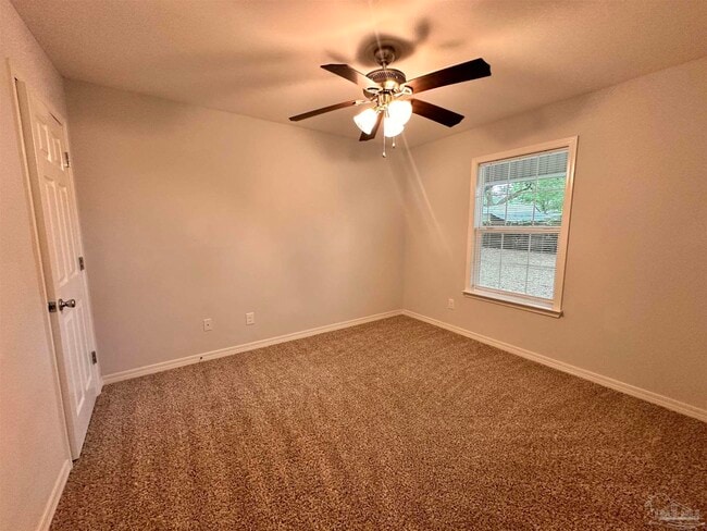 Building Photo - 4780 Oakland Dr