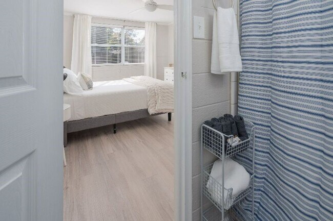 Building Photo - One Bedroom Across From Walking & Biking Trails in Fisher Park - Water & Parking Included