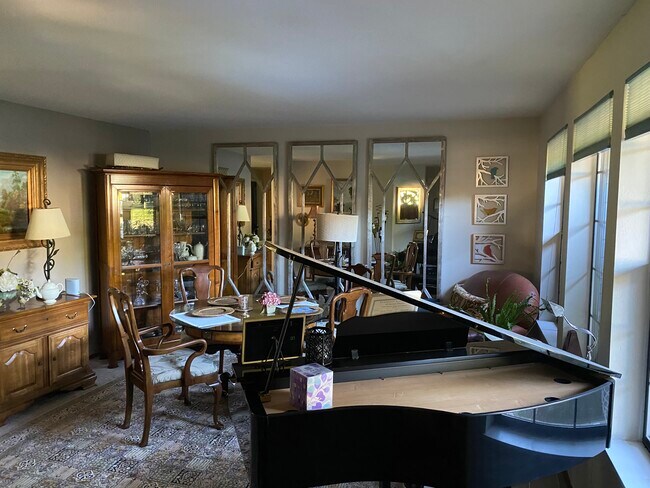 Building Photo - 25733 Lake Wilderness Country Club Dr SE