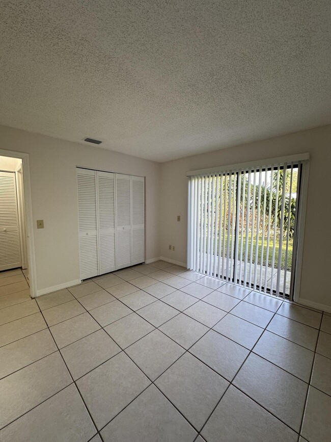 Building Photo - 948 Louisiana Ave