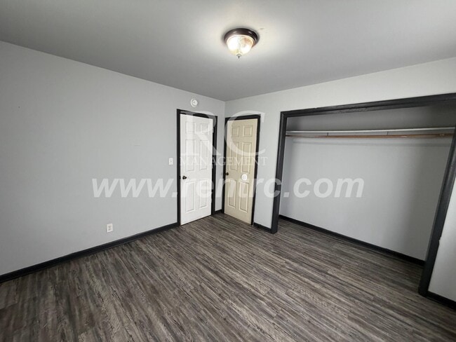 Building Photo - 630 South-
