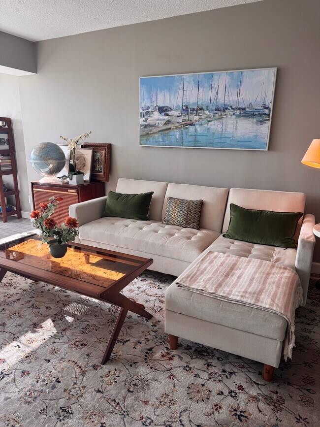 Building Photo - 33 S Gulfstream Ave