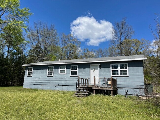 Building Photo - Come take a look at this 3-bedroom 2-bath home in Dover.