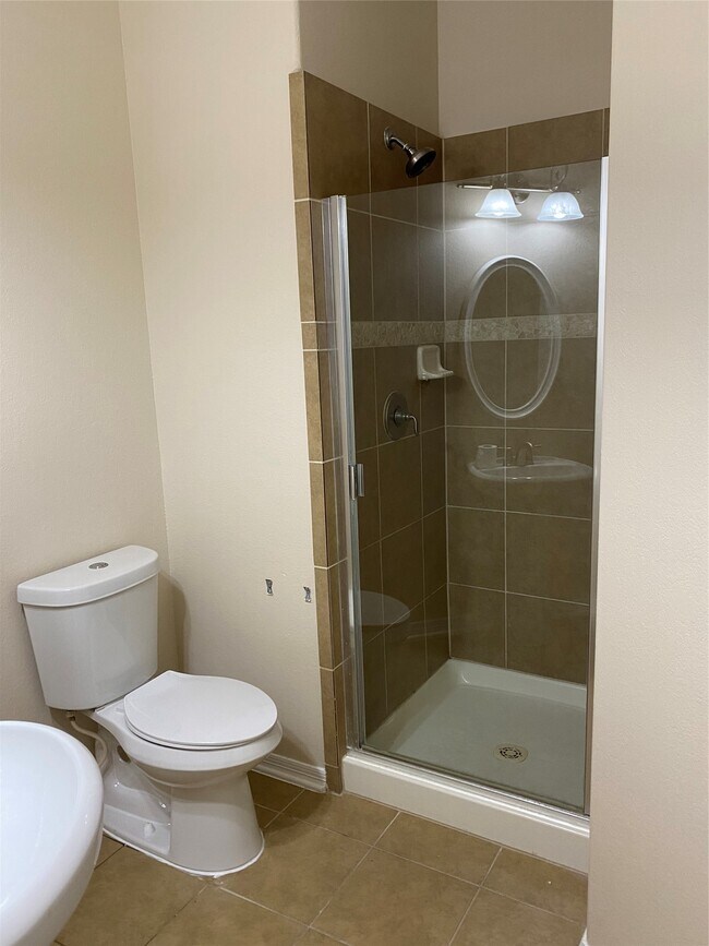 Building Photo - 10930 Reston Point Dr