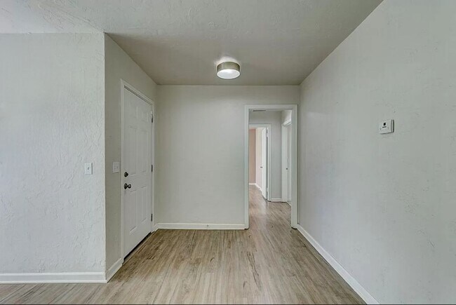 Building Photo - WELCOME HOME FOR THE HOLIDAYS