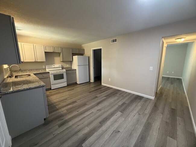 Building Photo - 122 Hampton Dr