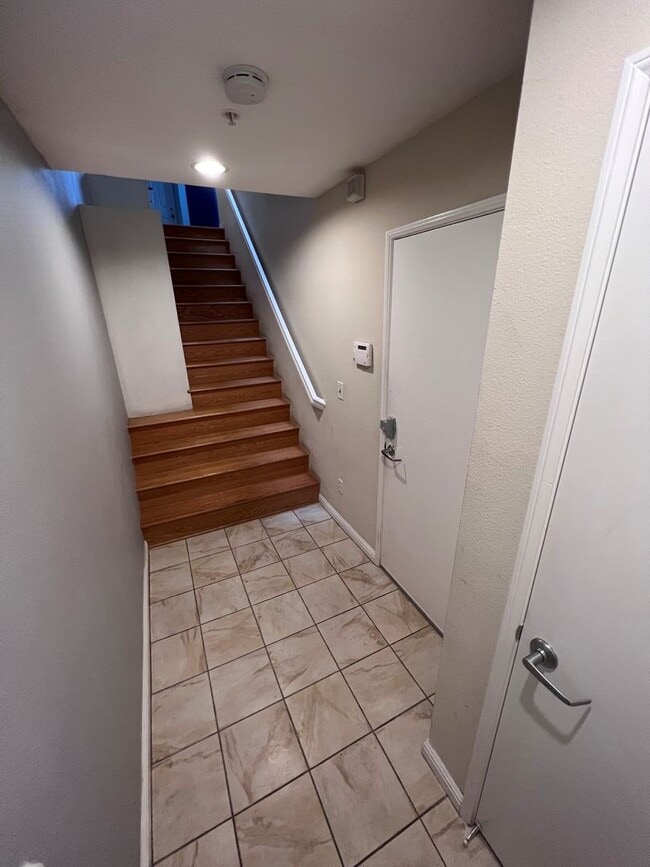 Building Photo - Nor Cal Realty Inc, 3 bedroom 3 bath townhouse with 2 car garage