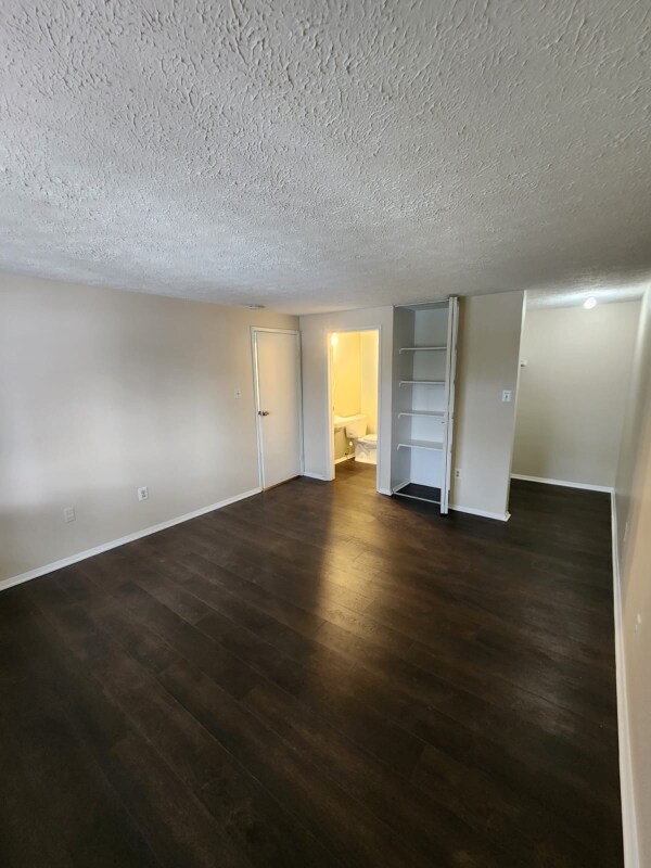 Building Photo - 12415 Hickory Tree Way