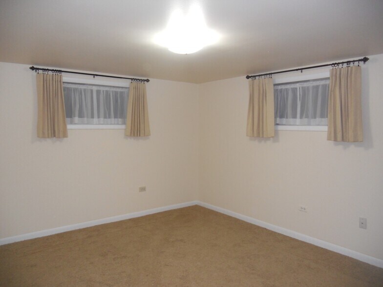 Main Bedroom - 5509 W 13600 N