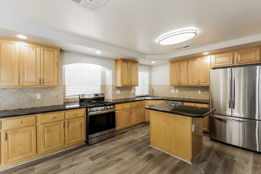 Building Photo - 5589 Vision Quest Ct