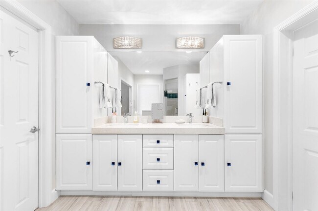 Building Photo - 913 Coconut Dr