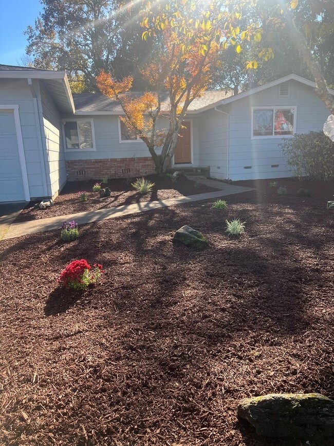 Building Photo - Rincon Valley Three Bedroom Home
