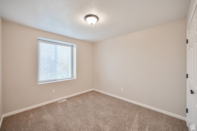 Building Photo - 172 Bridgepark Cir
