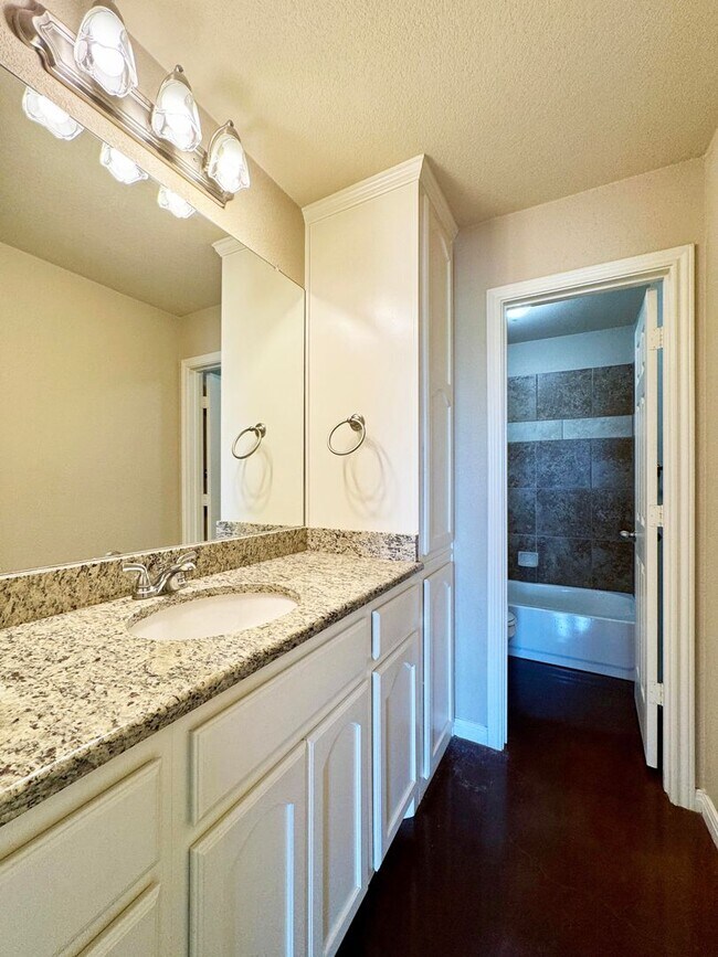 Building Photo - 9800 Salem Way