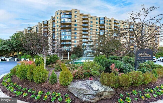 Building Photo - 8350 Greensboro Dr
