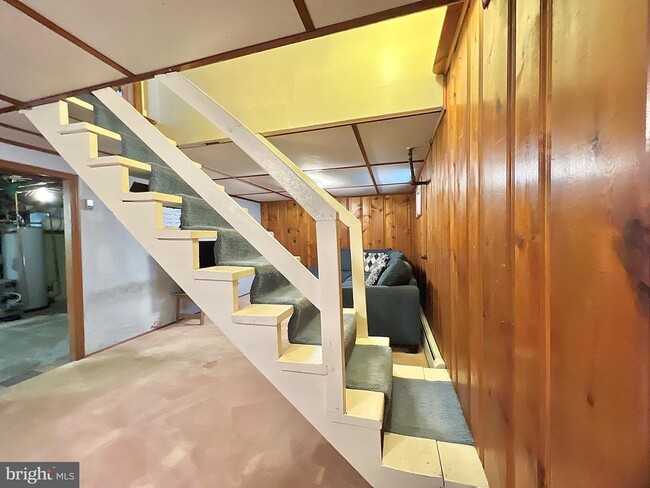 Building Photo - 303 Willow Ave