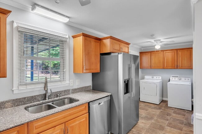 Building Photo - Spacious 3 Bedroom, 2 Bath Home with Dual Living Areas & Energy-Saving Solar Panels! $1900/mo rent