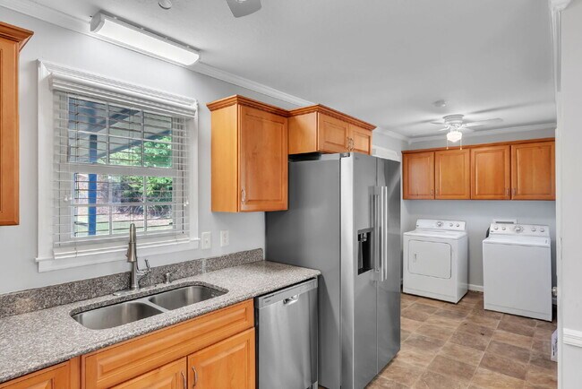 Building Photo - Spacious 3 Bedroom, 2 Bath Home with Dual Living Areas & Energy-Saving Solar Panels! $2000/mo rent
