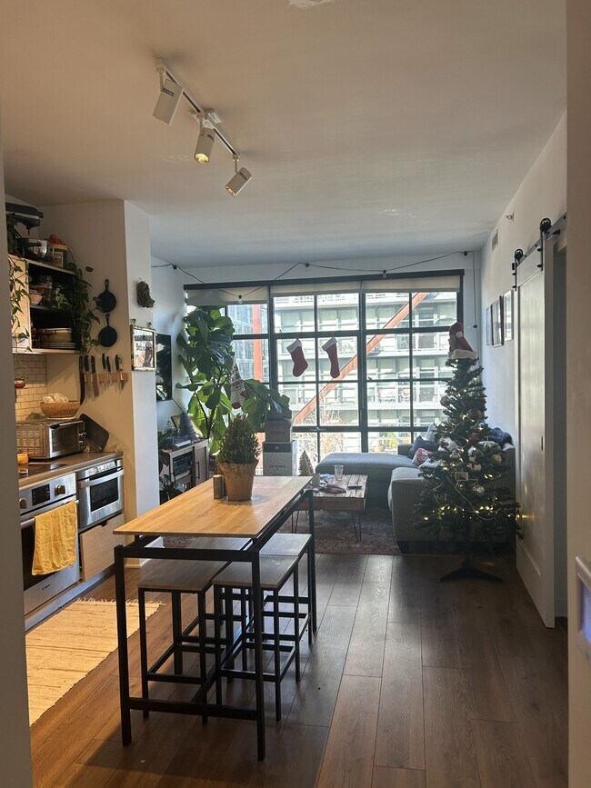 Primary Photo - 2030 8th St NW