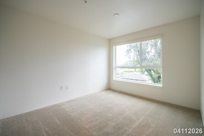 Building Photo - Ka Malanai @Kailua 3-bedroom 2-bath End Unit