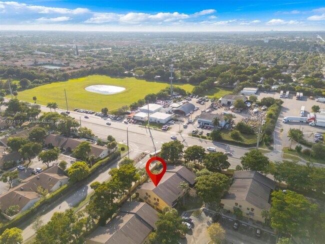 Building Photo - 3065 N Oakland Forest Dr