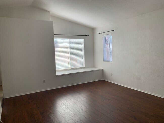 Building Photo - Nice 3 Bedroom home in Rancho Del Oro