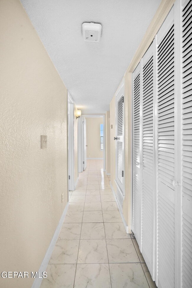 Building Photo - 5640 Van Horn Dr