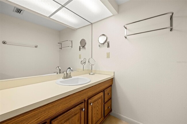 Building Photo - 9415 Blind Pass Rd