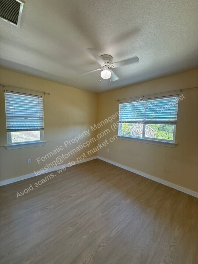 Building Photo - 1295 Kukulu St