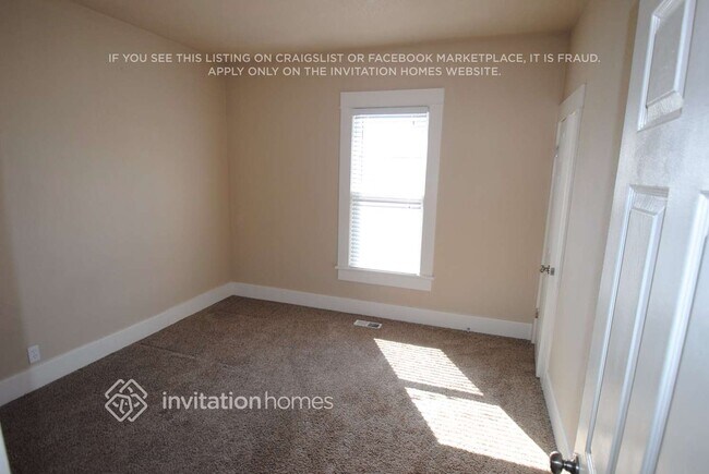 Building Photo - 732 5th Ave N