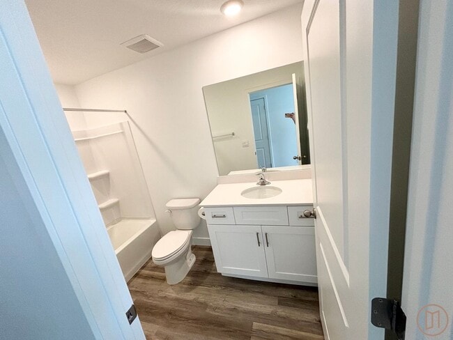 Building Photo - LIKE NEW Home in Long Valley!