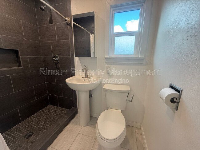 Building Photo - 2523 Alvarado St