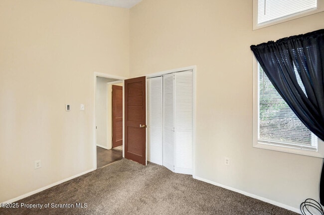 Building Photo - 300 Lake Rd