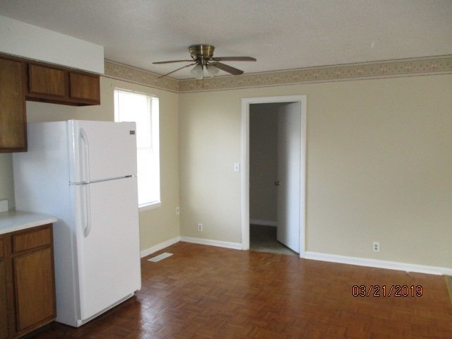 Building Photo - 621 Dover Rd